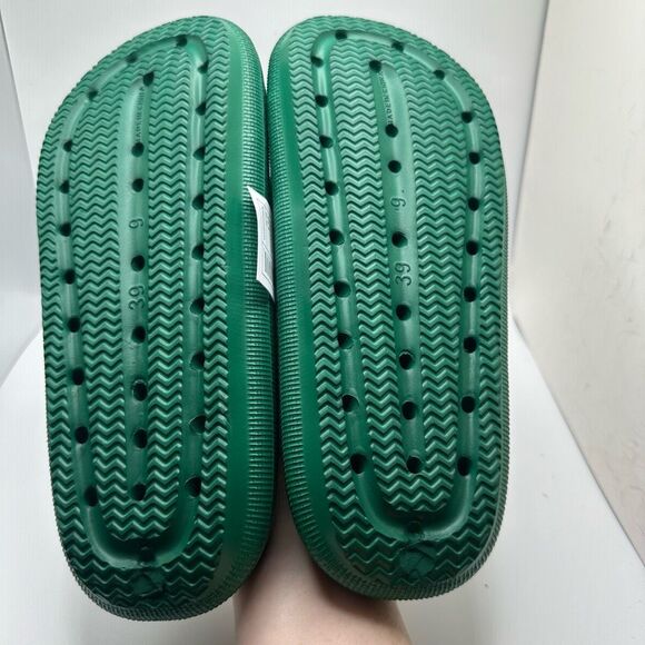 CUSHIONAIRE Women's cloud recovery slide sandals with +Comfort 9 GREEN - Picture 5 of 7